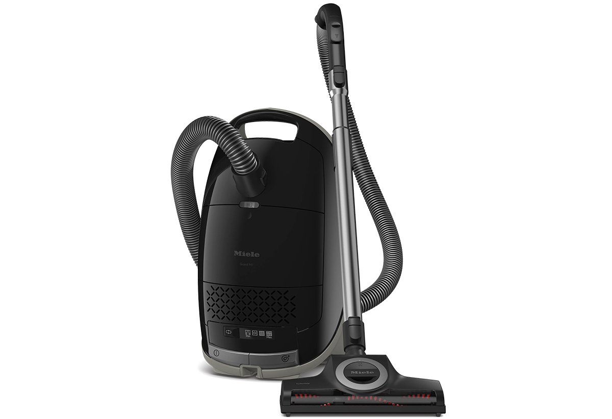 Απεικονίζεται ολόκληρη η σκούπα.